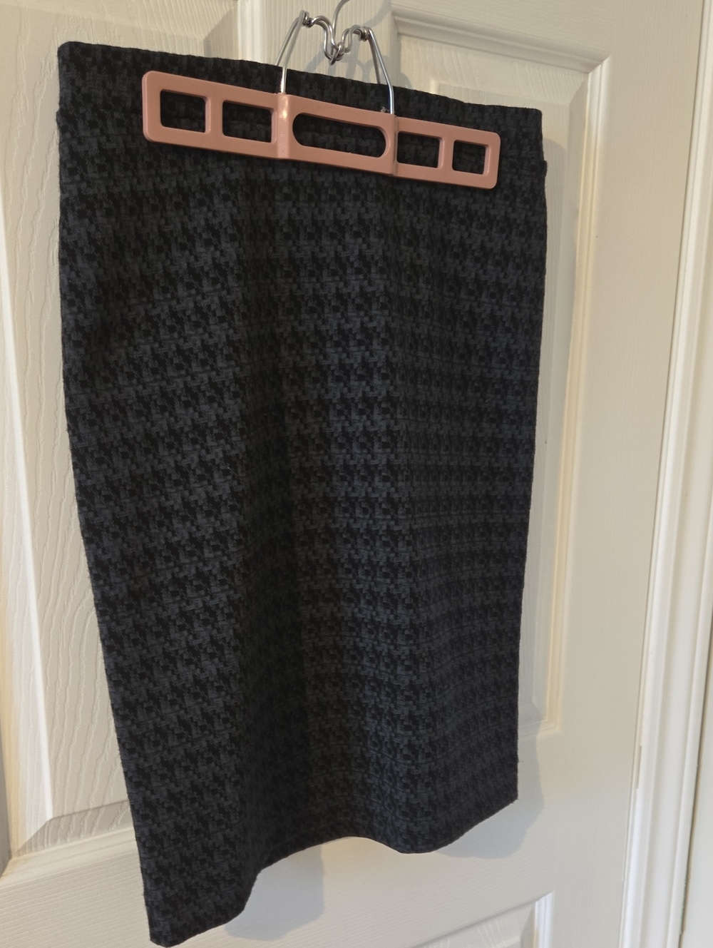 Tailored Black Houndstooth Pencil Skirt